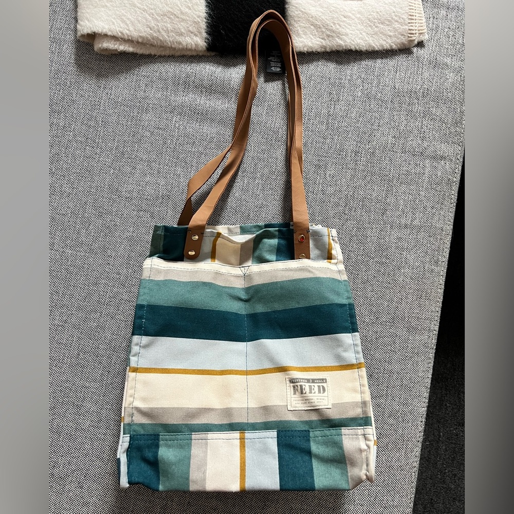 Feed Market Tote